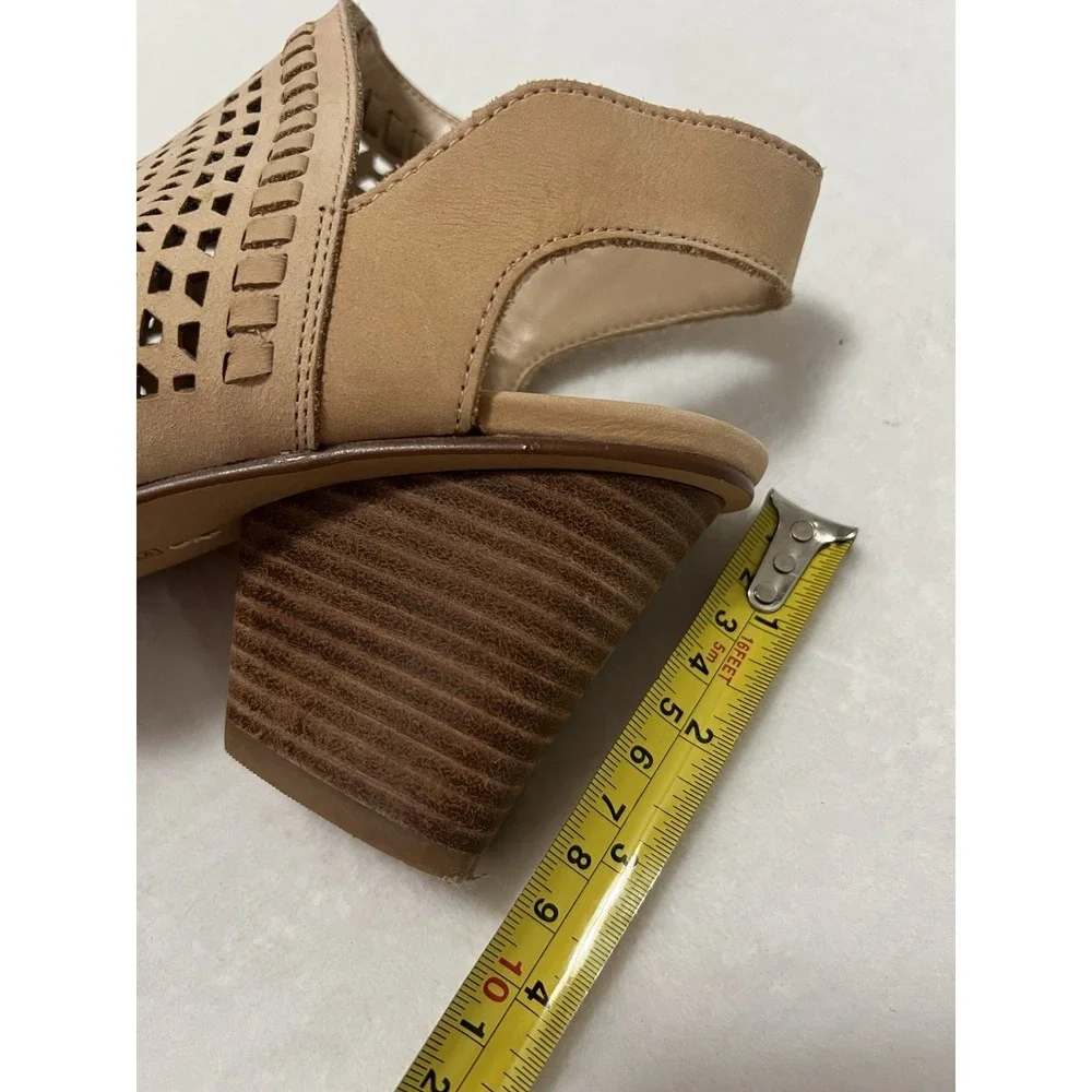 Vince Camuto Perforated Suede Tan Sandals Open Toe Boho Western Zip Booties 7.5‎
